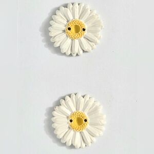 4 Daisy Buttons, Handcrafted Buttons, Handmade Buttons